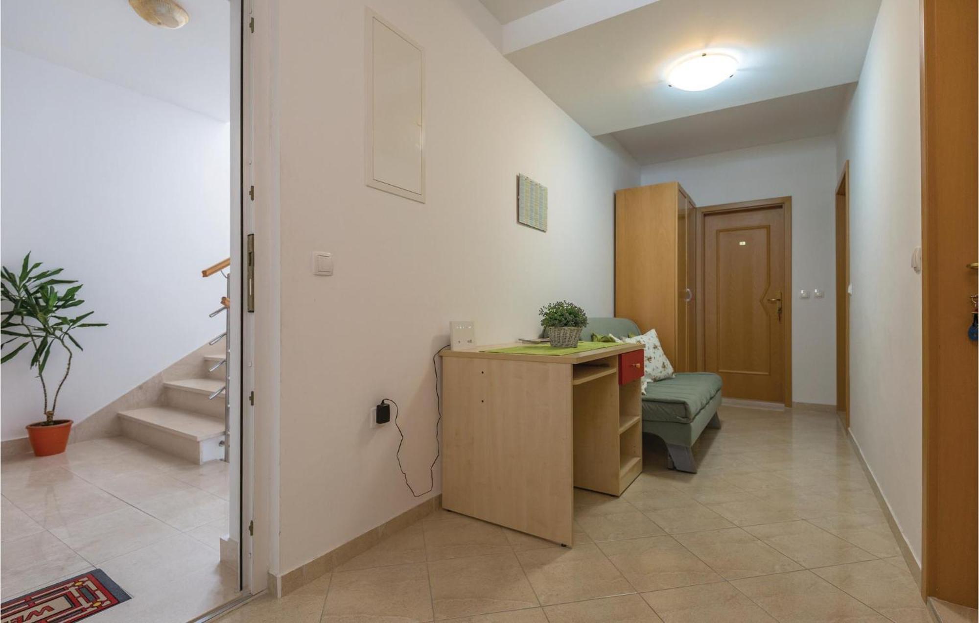 Stunning Apartment In Makarska With Wifi Exterior photo